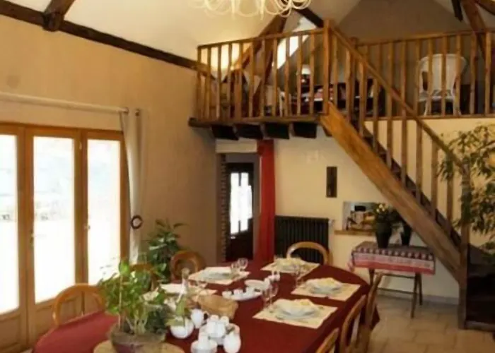 Duck House Nocleg ze śniadaniem 3*
