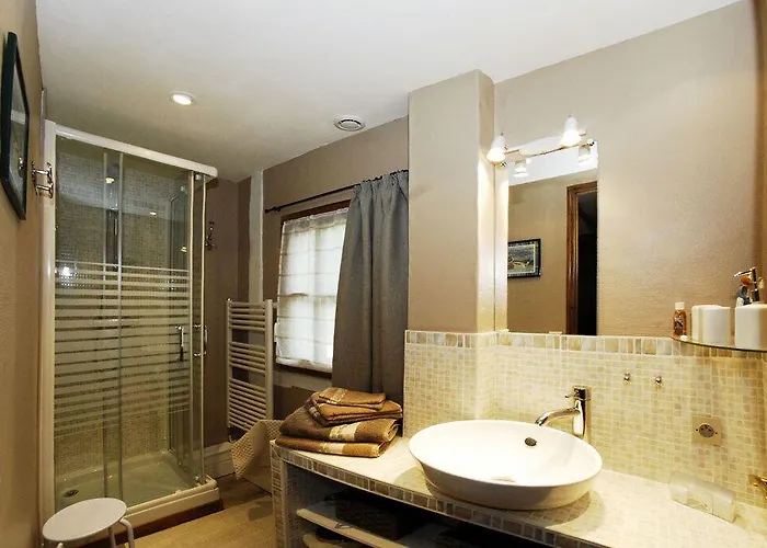 Duck House Bed & Breakfast 3*